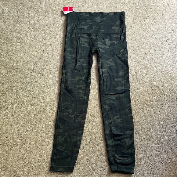 SPANX Look At Me Now Leggings - Picture 1 of 4